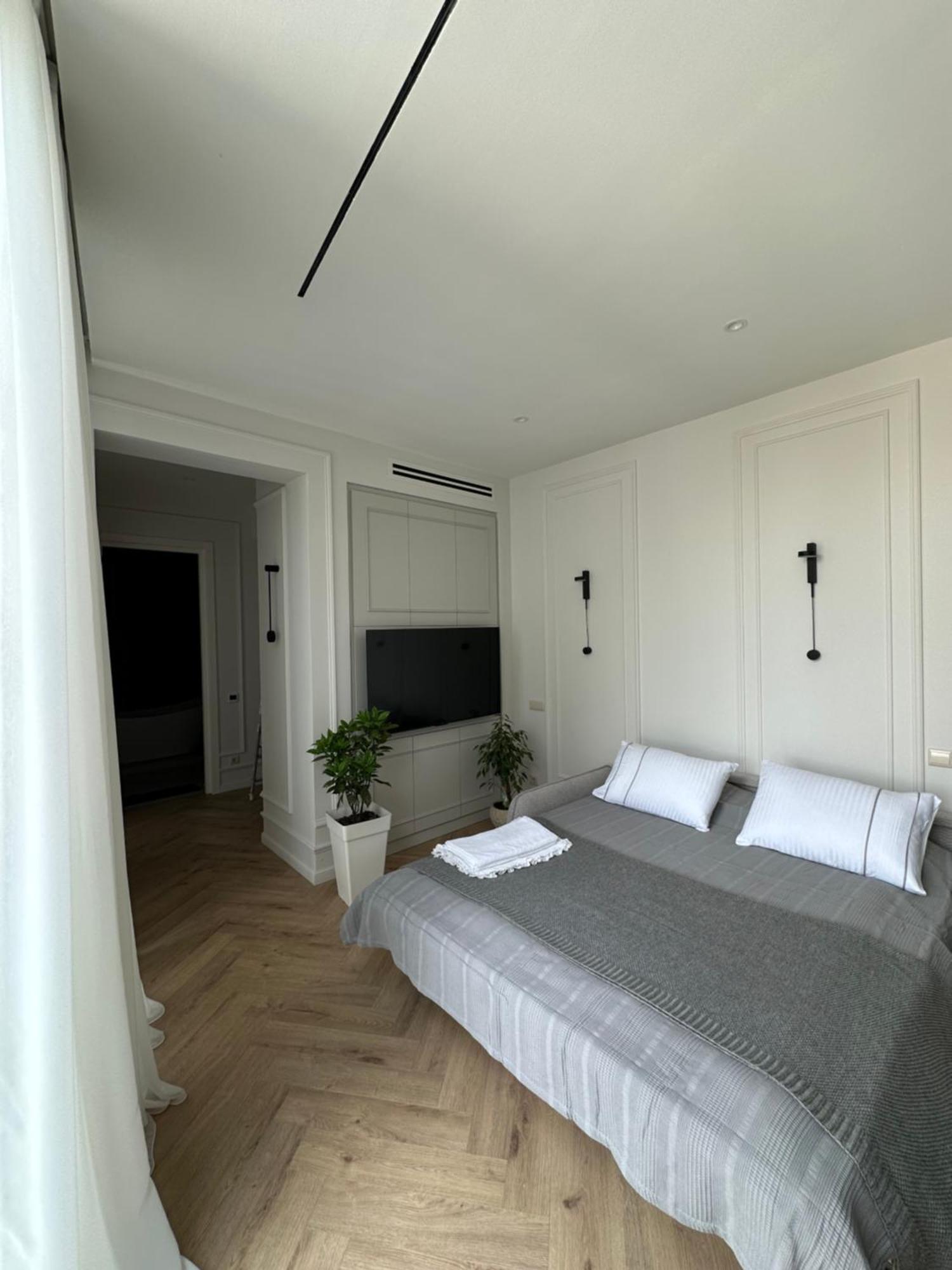 Metekhi Elegance-classic Charm In Tbilisi's Heart *